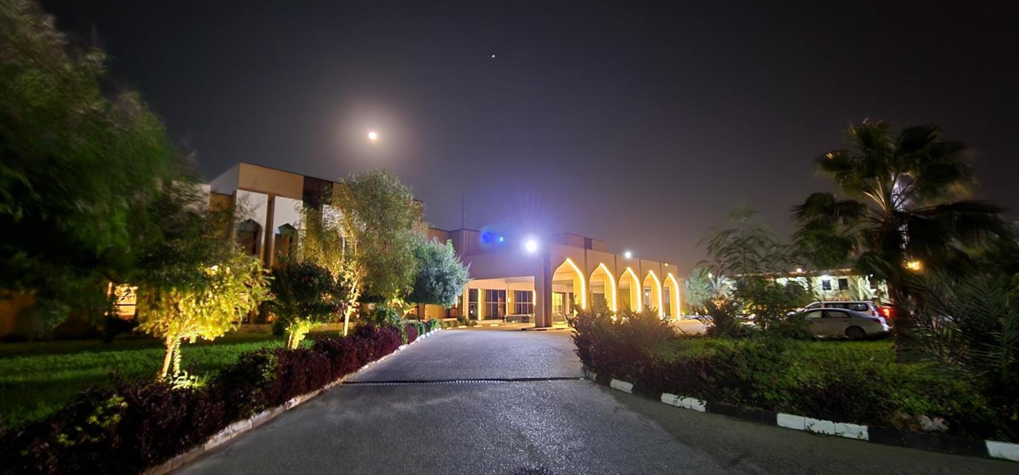 Basrah International Airport Hotel Экстерьер фото